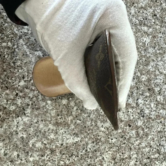 Louis Vuitton Monogram Etui a Lunettes Rabat Eyeglass Case - Picture 10 of 17